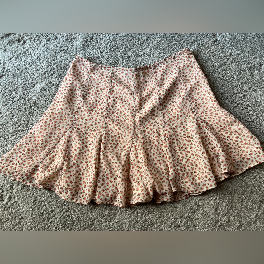 Vici Cream and Dusty Rose Floral Skort//Size Medium